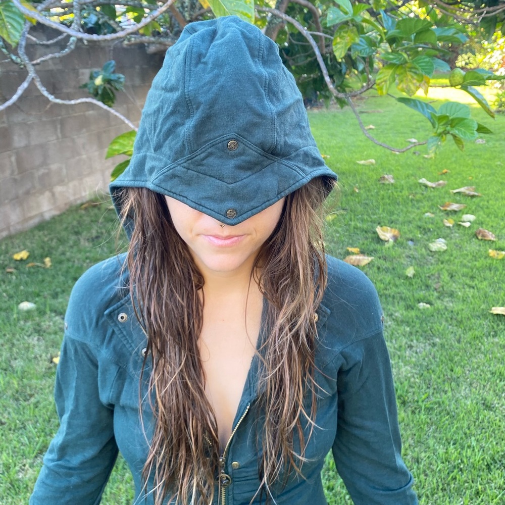 Maha Devi XS Goddess Elvin tunic hoodie Evergreen